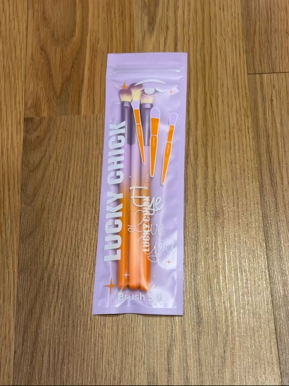 5 for $25 item 🌺 Lucky Chick Eye Brush Set